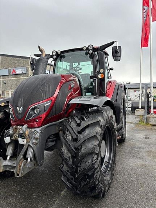 Valtra T234 Direct, fronthydraulikk, kun 3700 t. Nye dekk
