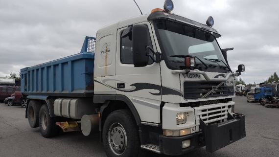 Volvo FM12 6x2 alaterä,aurapusk.kippi