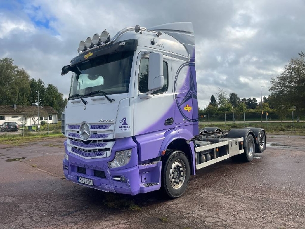 Mercedes-Benz Actros 2758