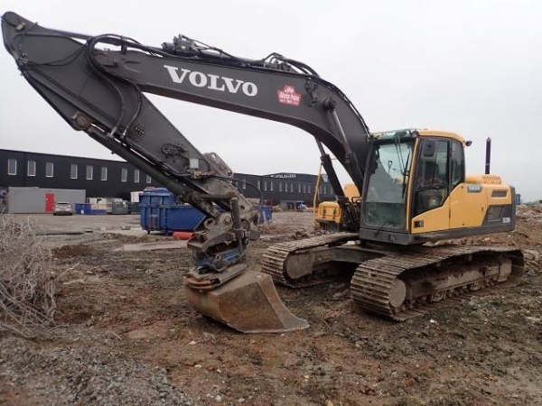 Volvo EC220DL