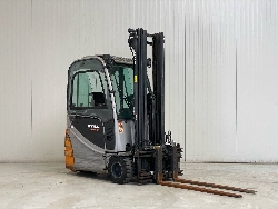 Still RX20-18, Elektrische heftrucks, Laden en lossen