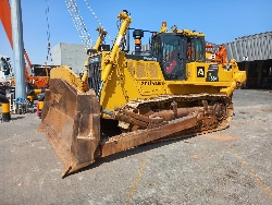 Komatsu D155A-6R (4 pieces available - Abu Dhabi), Crawler dozers, Construction