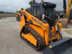 Mustang 1650 RT, Mini Pale Gommate, Costruzioni