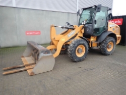 CASE 321F, Pale gommate, Costruzioni