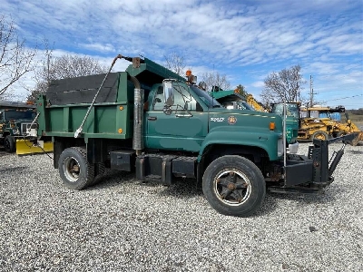 ※仕上げ中　C/K1500 GMC TOP KICK Today's Cool Car Find is this 2009 GMC Topkick C5500 for