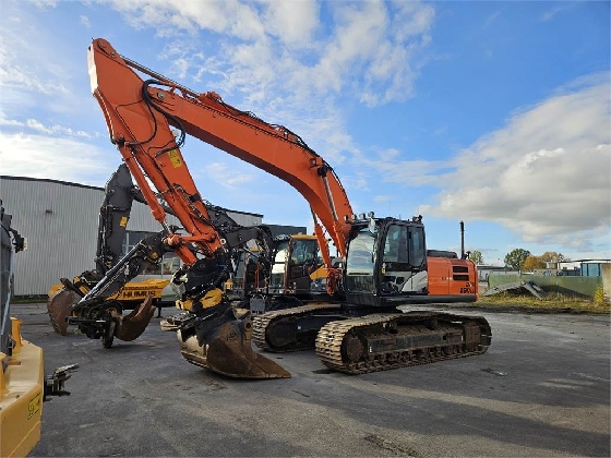 Excavators - Construction equipment - Volvo CE EMEA Used