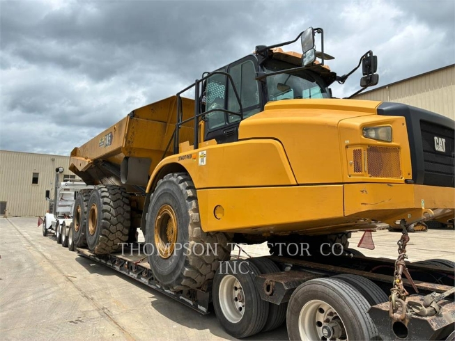 Dúmpers articulados - CATERPILLAR WORLDWIDE