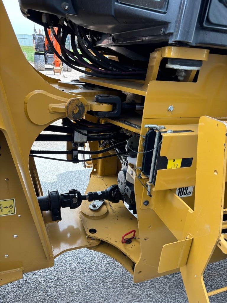 CAT 918 M