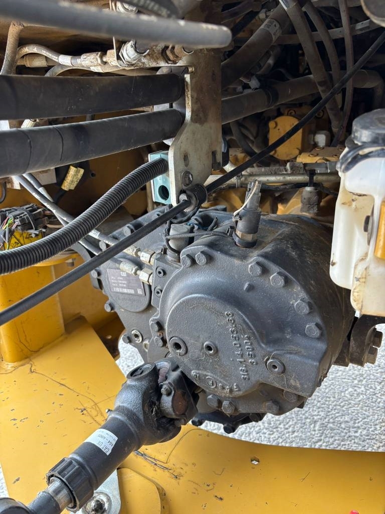 CAT 918 M