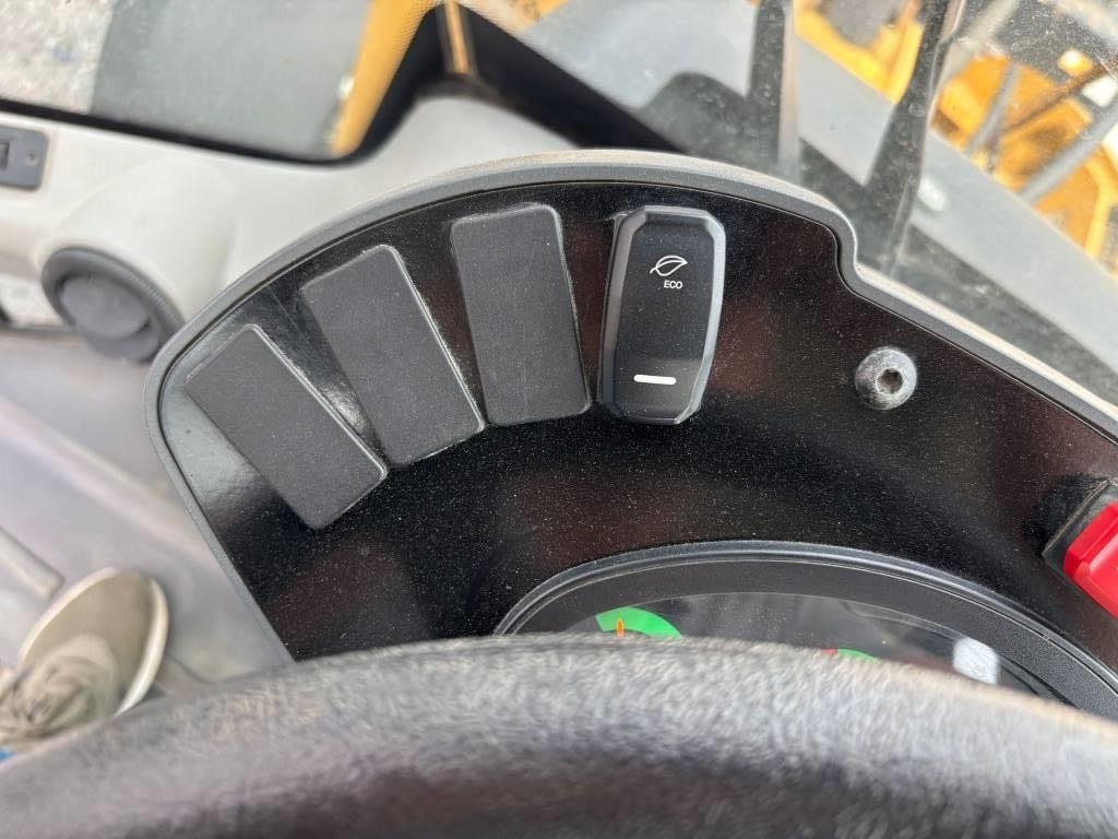 CAT 918 M