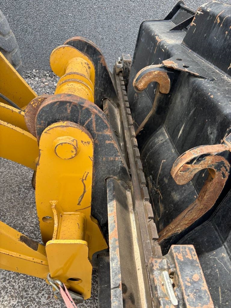 CAT 918 M