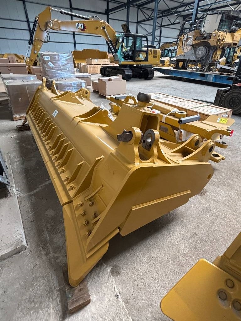 CAT D 8 - D 8 GC - D 8 T - D 8 R