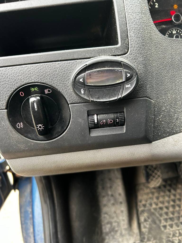 volkswagen-transporter-2xrenka,efcdb2f8