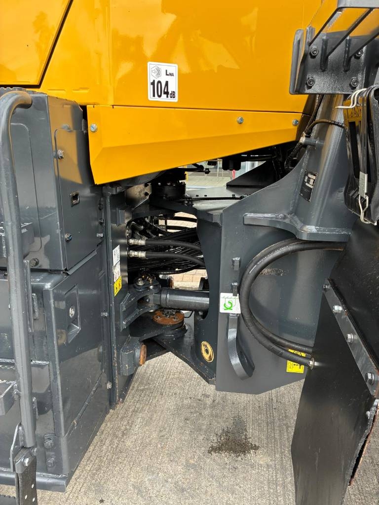 2022 Komatsu 8-49309951