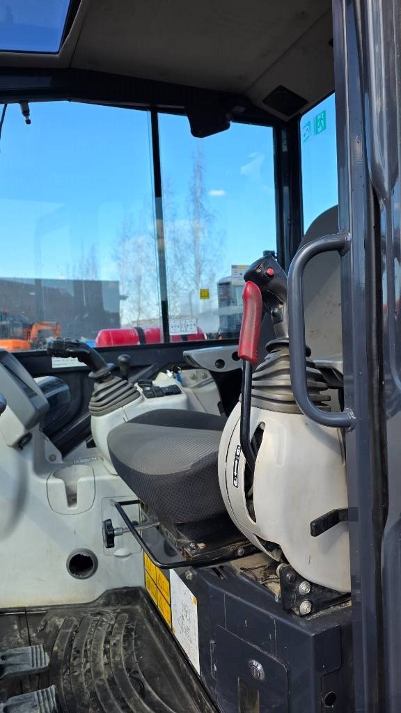 2014 Hitachi ZX48U-5A CLR