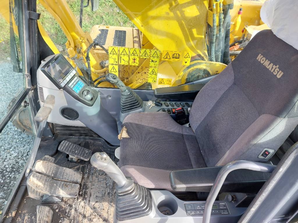 Komatsu HB365LC-3