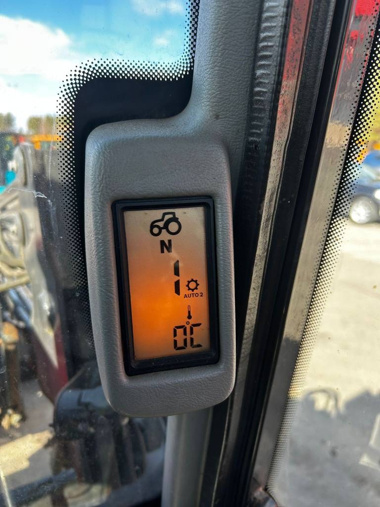 valtra-c-130-etukuormaaja-kauh,5907e2e5