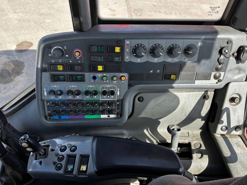 valtra-c-130-etukuormaaja-kauh,6070dcfd