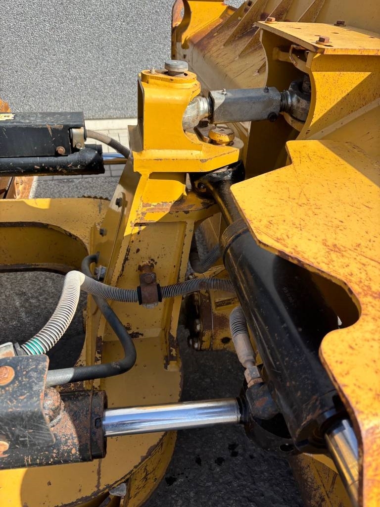 CAT D 6 K 2 LGP
