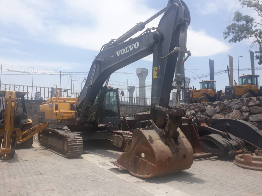 Экскаватор volvo ec