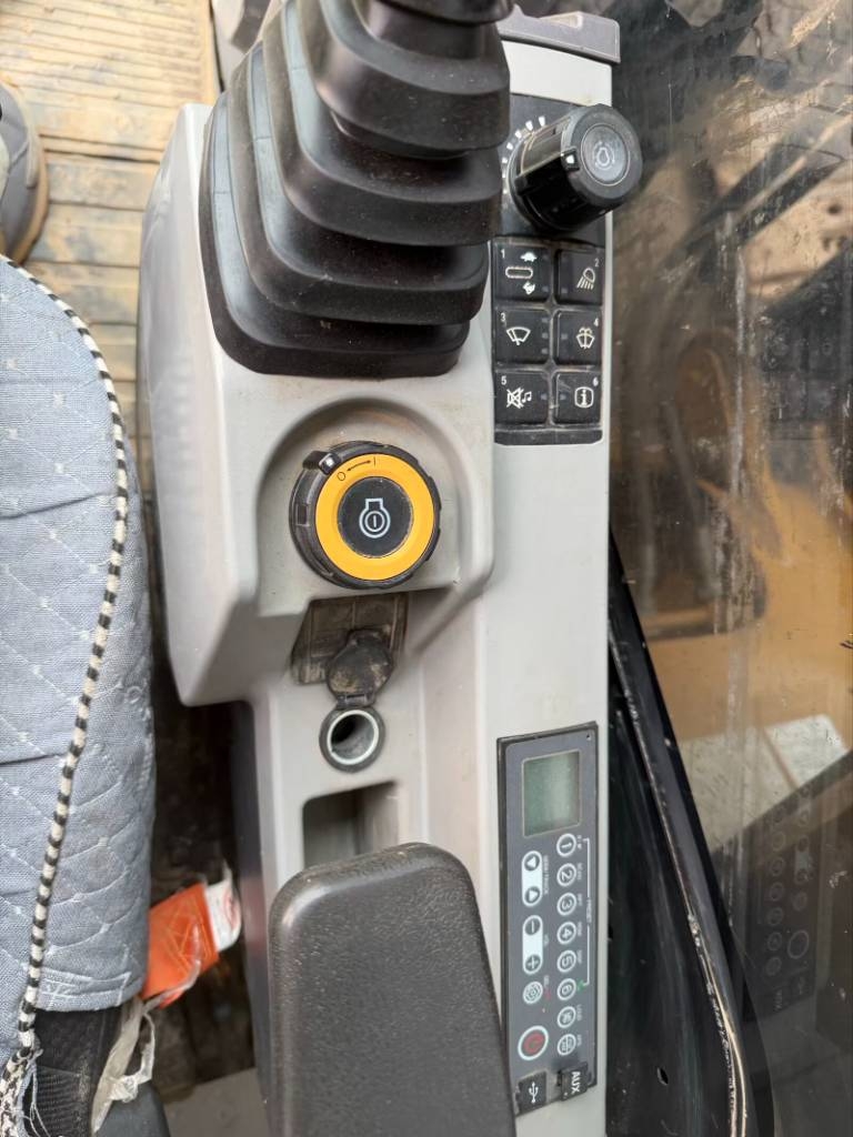 2023 كاتربيلر 320GX-48374913
