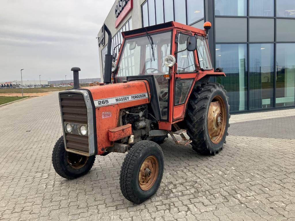 Massey Ferguson 265
