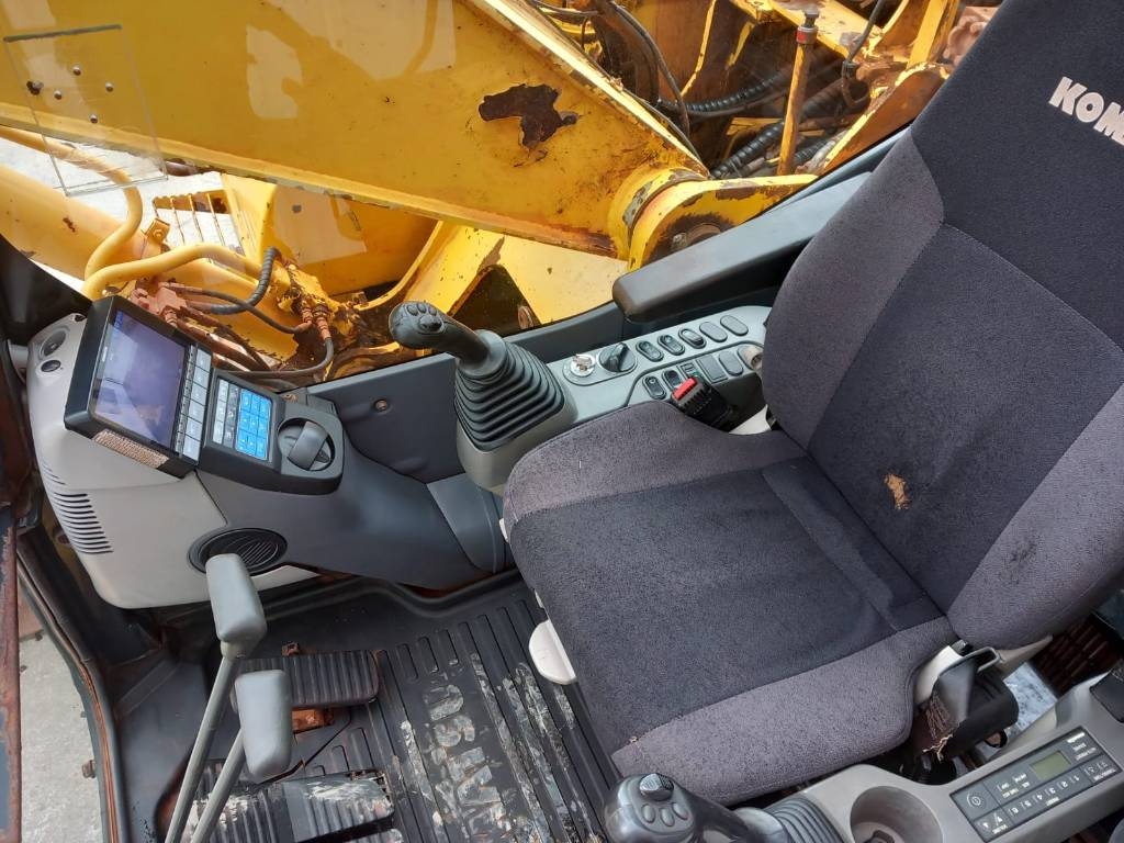 Komatsu PC210LC-10
