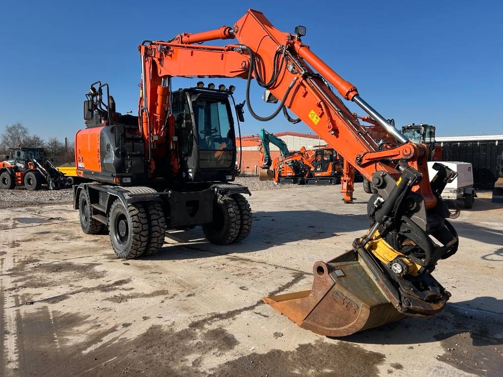 Hitachi ZX140W-6, Hjulgrävare, Entreprenad