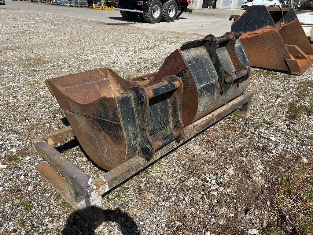 CASE 590 ST