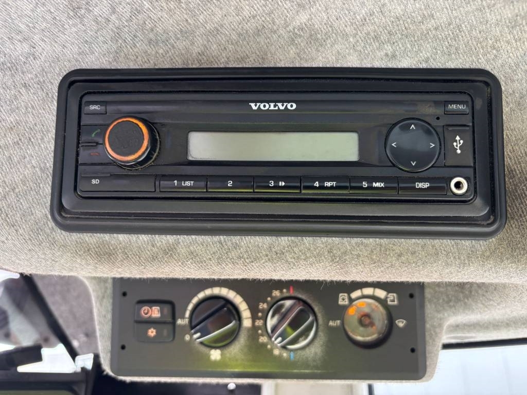 Volvo L 90 H (High tip + New tires)