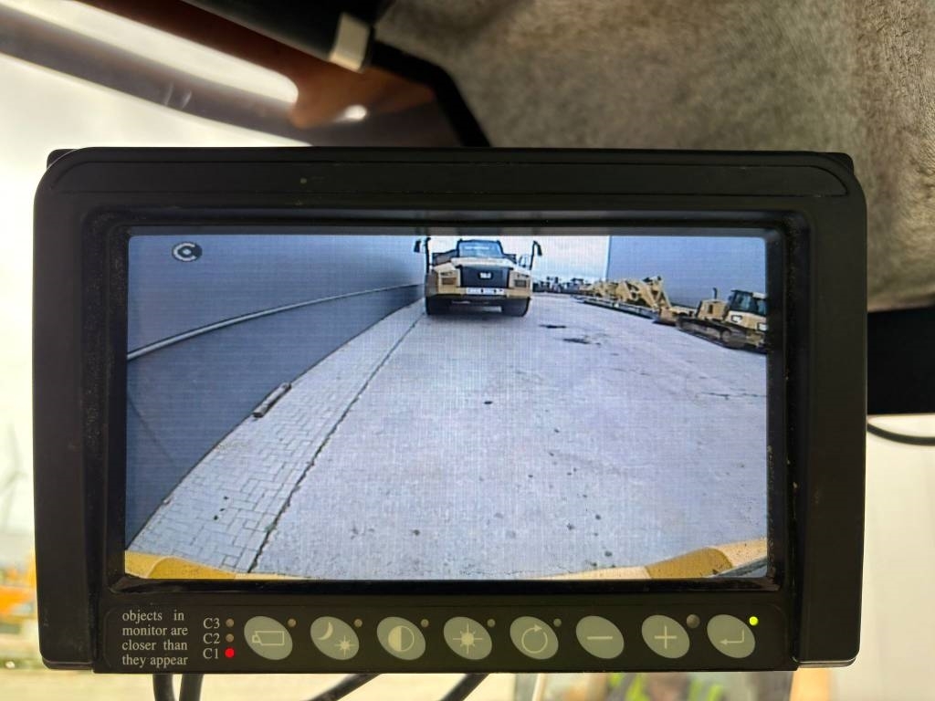 Volvo L 90 H (High tip + New tires)