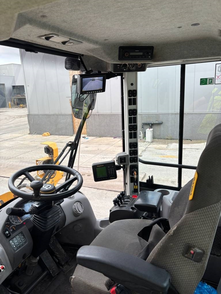 Volvo L 90 H (High tip + New tires)