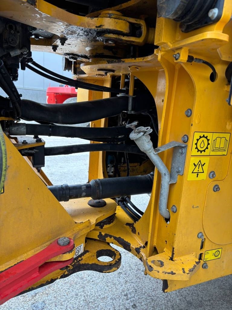 Volvo L 90 H (High tip + New tires)