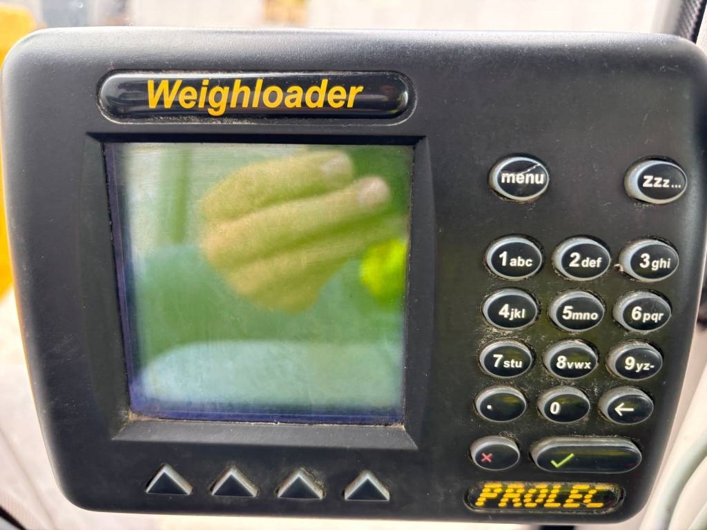 Volvo L 90 H (High tip + New tires)