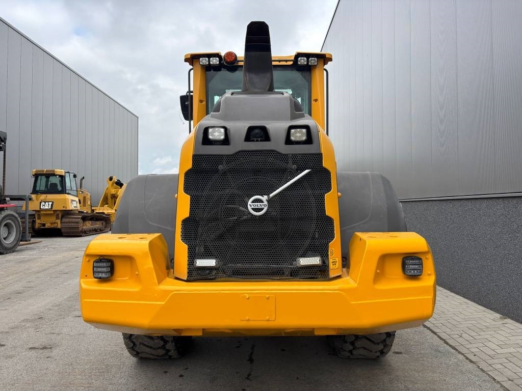 Volvo L 90 H (High tip + New tires)