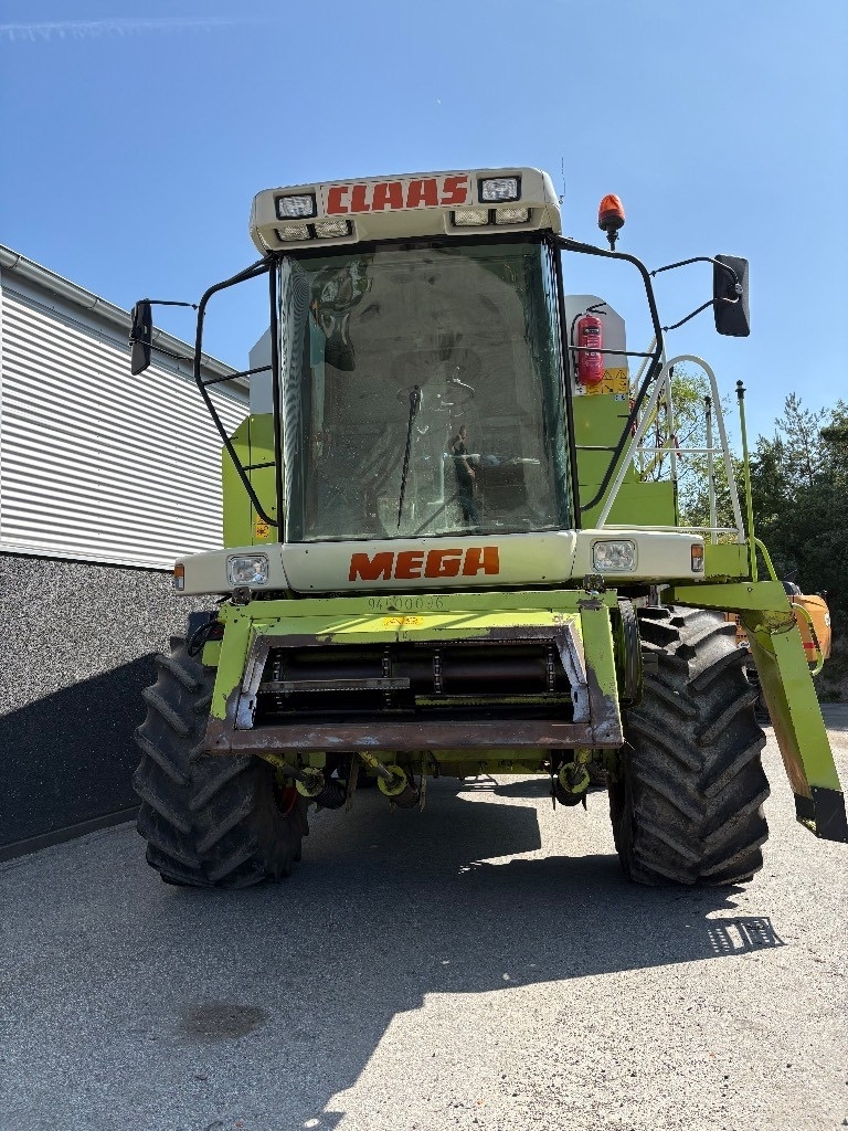 CLAAS Dominator 208 Mega