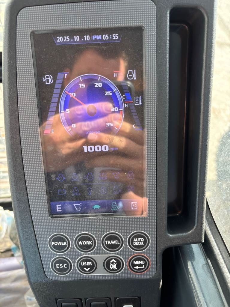 Hyundai R 245 LR (New / Non CE Certified)