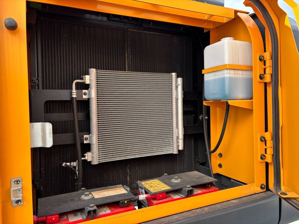 Hyundai R 245 LR (New / Non CE Certified)