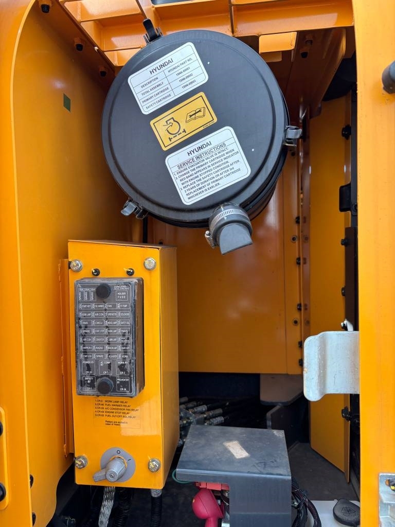 Hyundai R 245 LR (New / Non CE Certified)