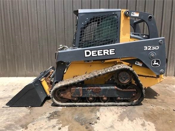 テッド John Deere 323D Compact Track Loader | Specs & Parts
