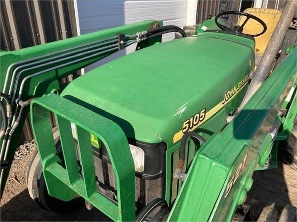 John Deere 5105