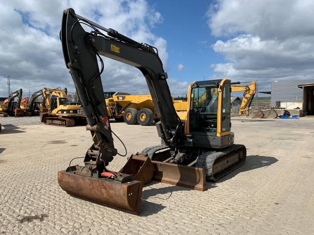 Volvo ecr88 plus