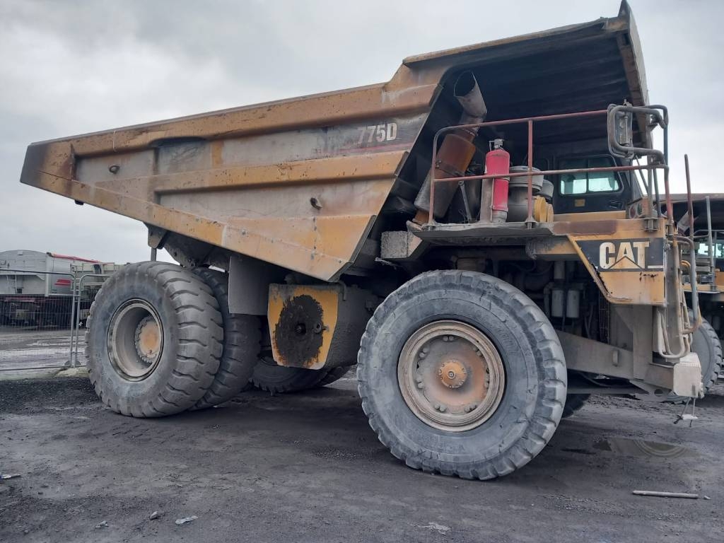 CAT 775 D