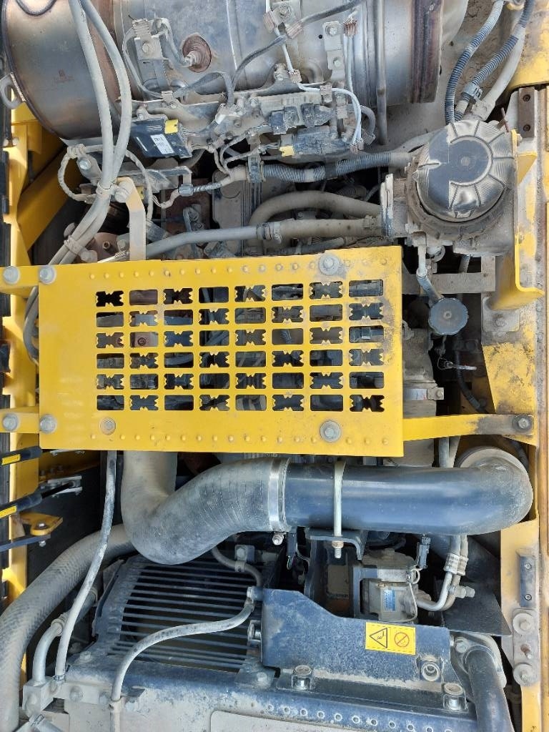 Komatsu HB365LC-3