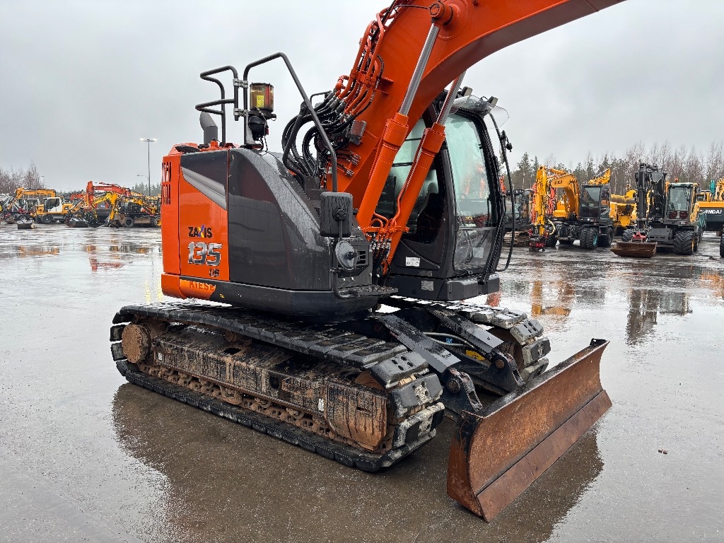 hitachi-zx-135-us-7-rototilt-r,27eb3049