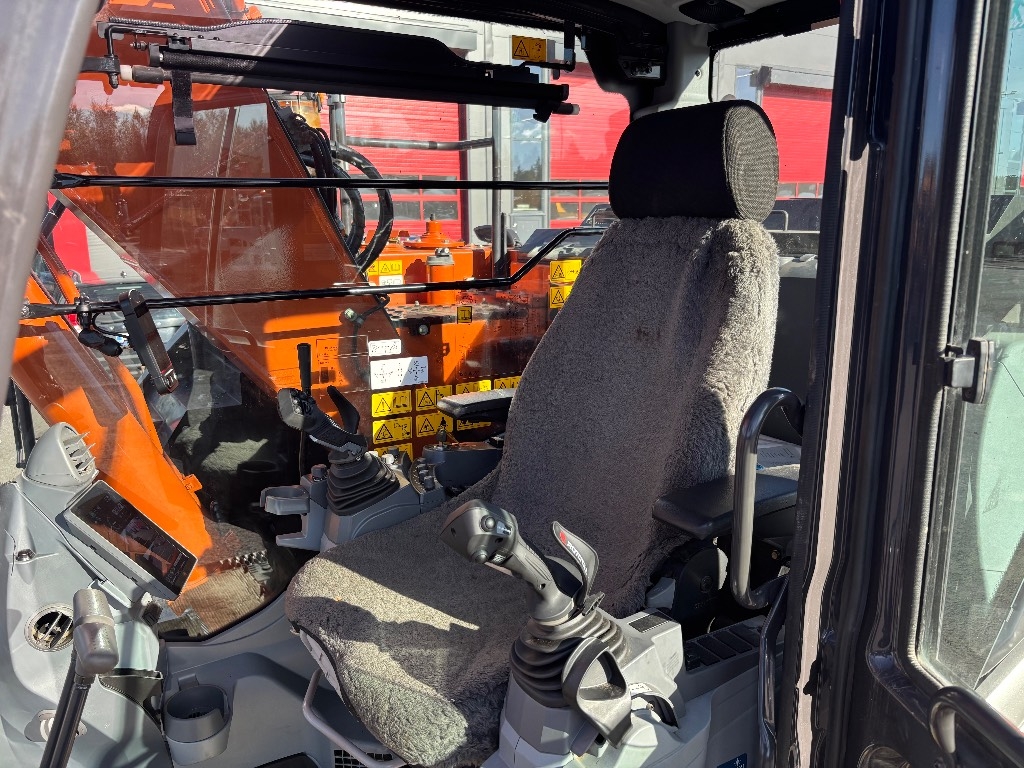 hitachi-zx-135-us-7-heti-valmi,887be647