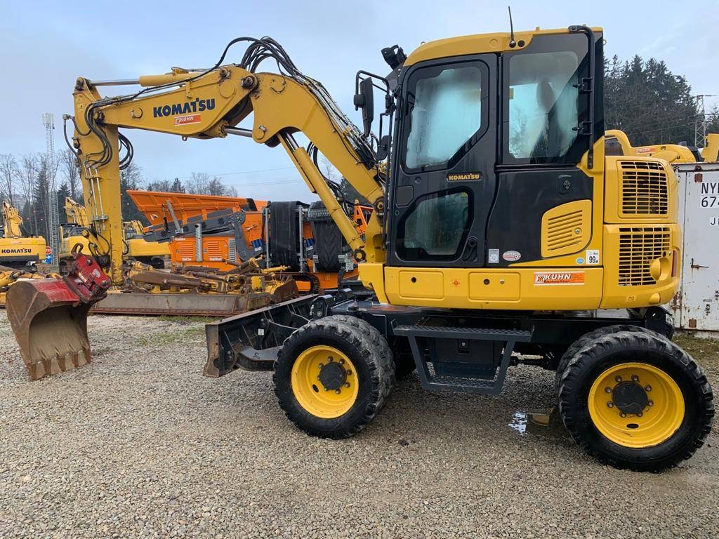 Komatsu PW98MR-10, Pelle sur pneus, Travaux Publics