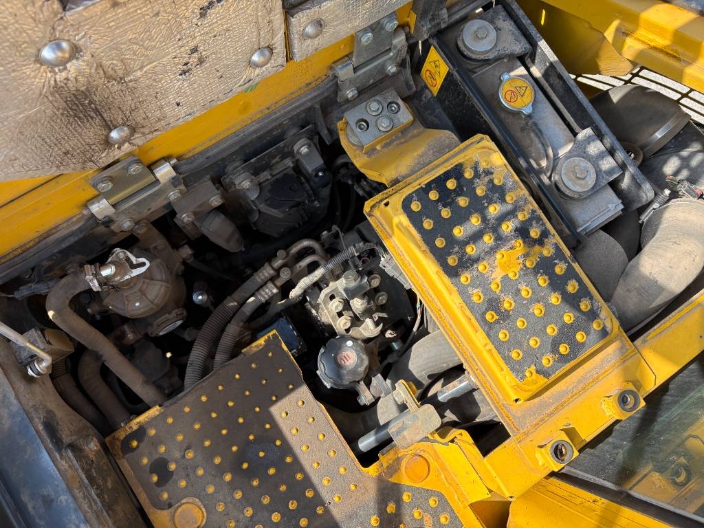 Komatsu PC138US-11