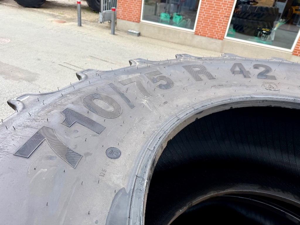 Mitas Super Flexion Tyre – 710/75 R42