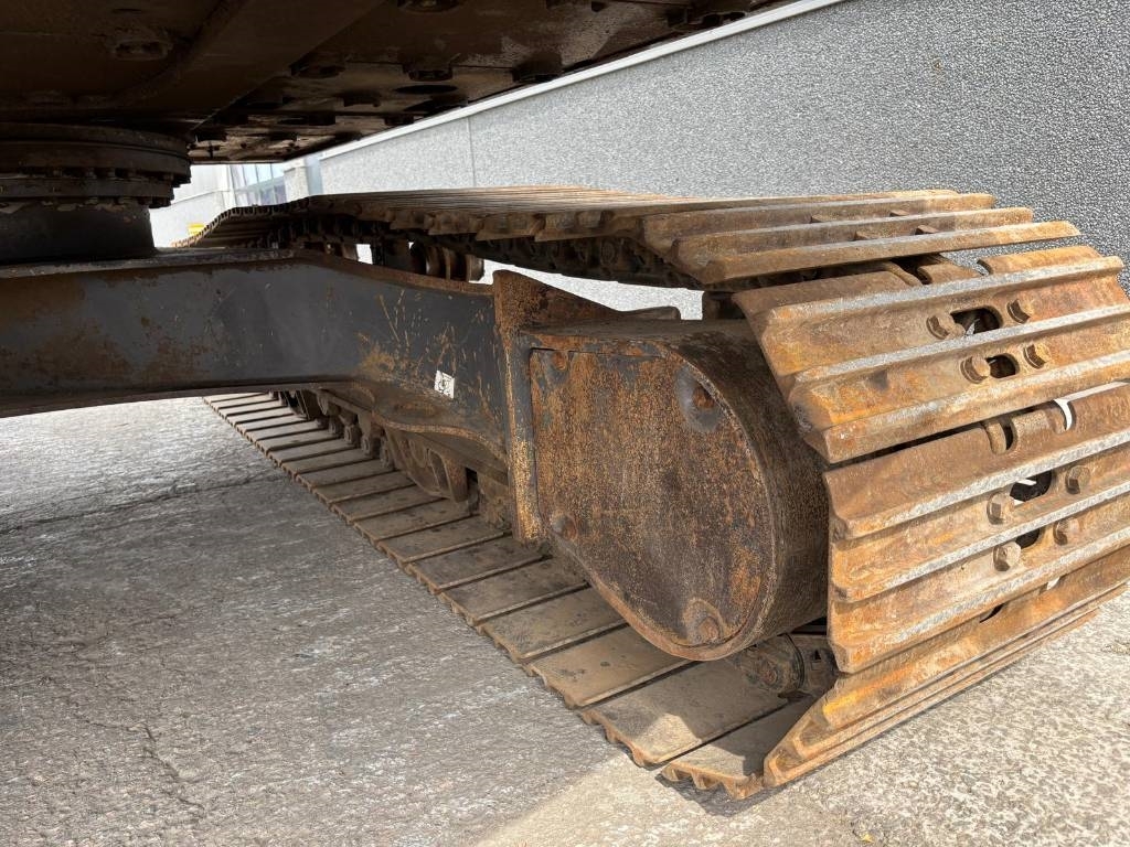 Volvo EC 220 EL (new undercarriage)